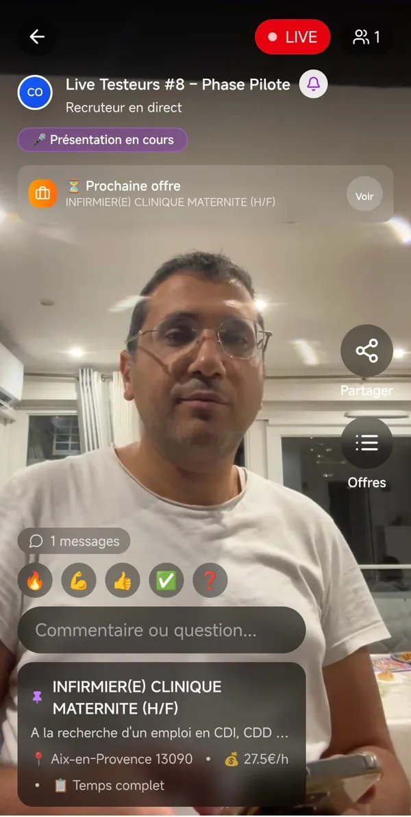 Écran d’un live : le recruteur en vidéo, l’offre d’infirmier(e) épinglée et le champ « Commentaire ou question »